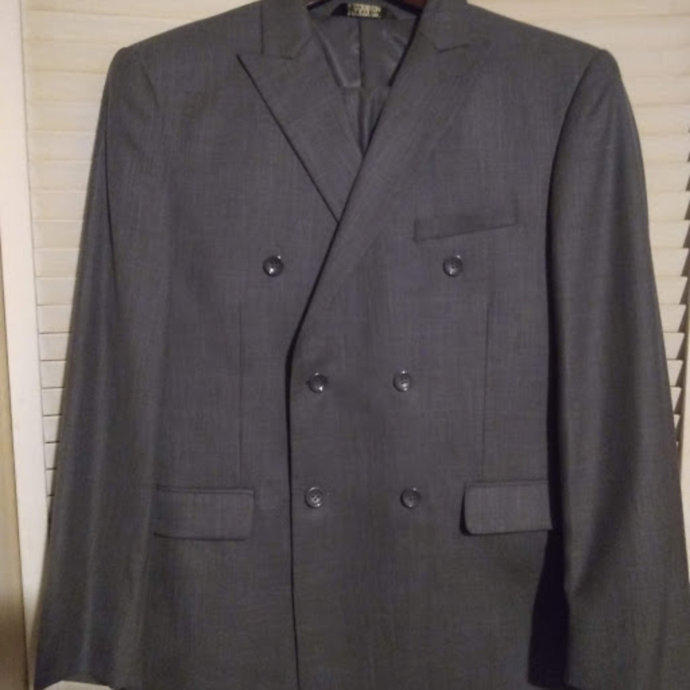 Caravelli Grey Double Breasted 6 button Suit